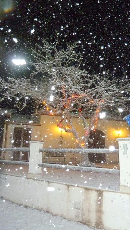 הוילה נוטו Agriturismo Timpa Del Sole מראה חיצוני תמונה